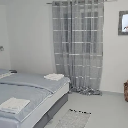 Luka Apartman *